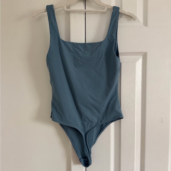 Aritzia Babaton Contour Squareneck Bodysuit Blue Medium - Picture 3 of 4